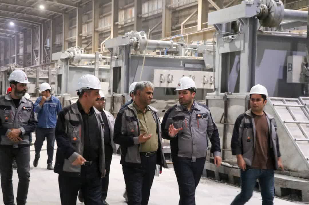 تاکید مدیرعامل بر تأمین به‌ موقع مواد اولیه و ارتقای بهره‌وری در شرکت آلومینای ایران